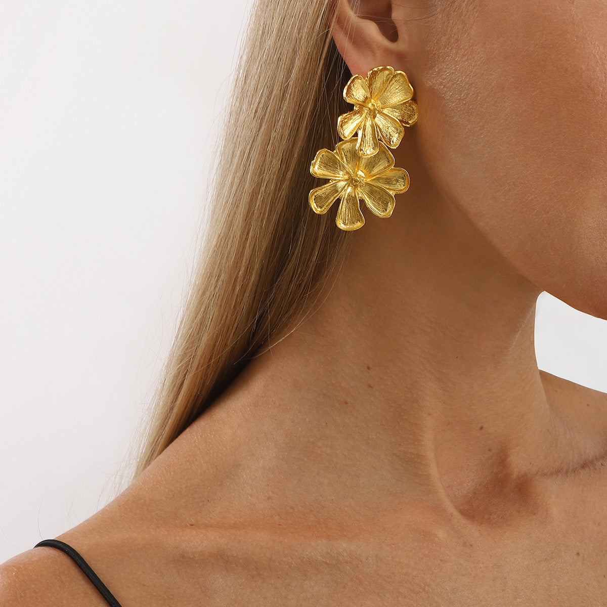 Orecchini a perno di lusso con design floreale in lega placcata per donna – Elegante e versatile motivo a fiore botanico