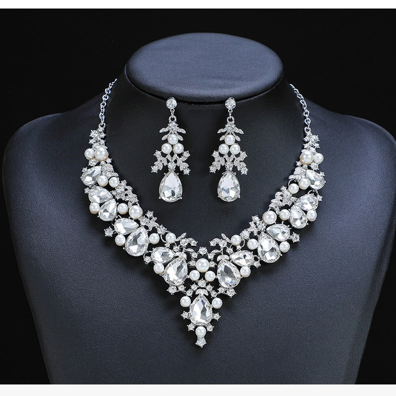 Vintage Floral Leaf Drop Necklace Set for Women Alloy Pendant with Rhodium Plating on O-Chain and Matching Earrings