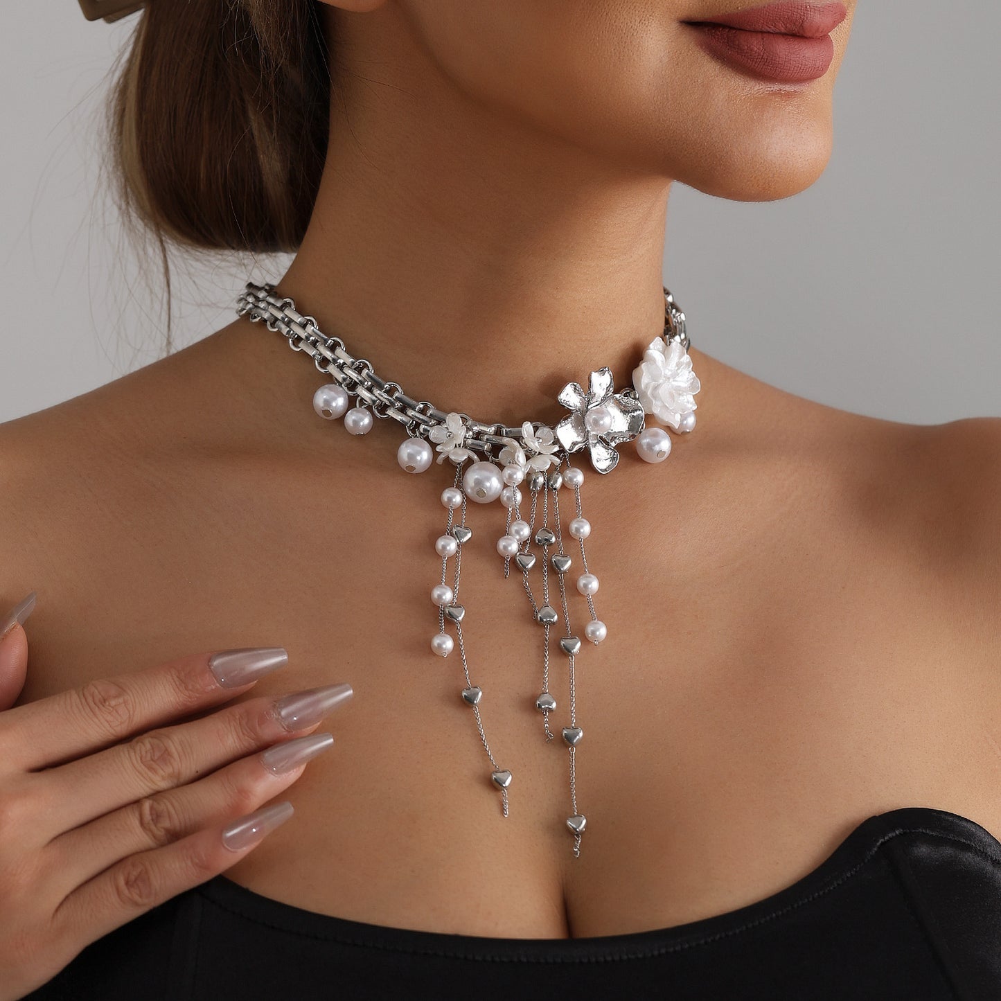 Sweet Streetwear Floral Alloy Plated Necklace with Pearl Tassel for Women
