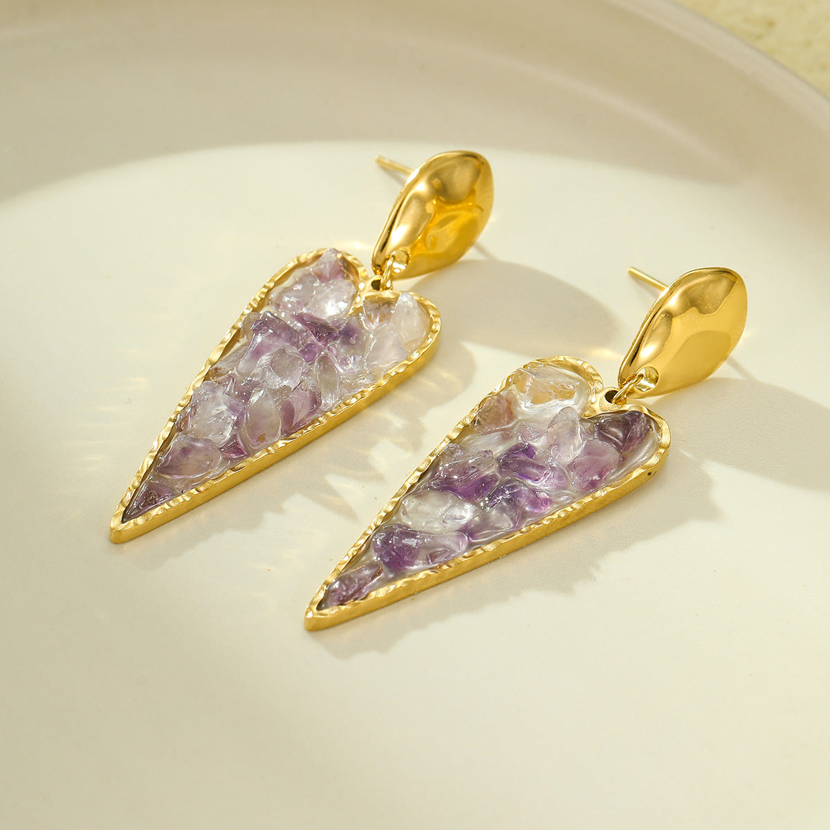 Elegantes pendientes colgantes geométricos de oficina con forma de corazón de acero inoxidable con incrustaciones de piedra natural y acabado chapado