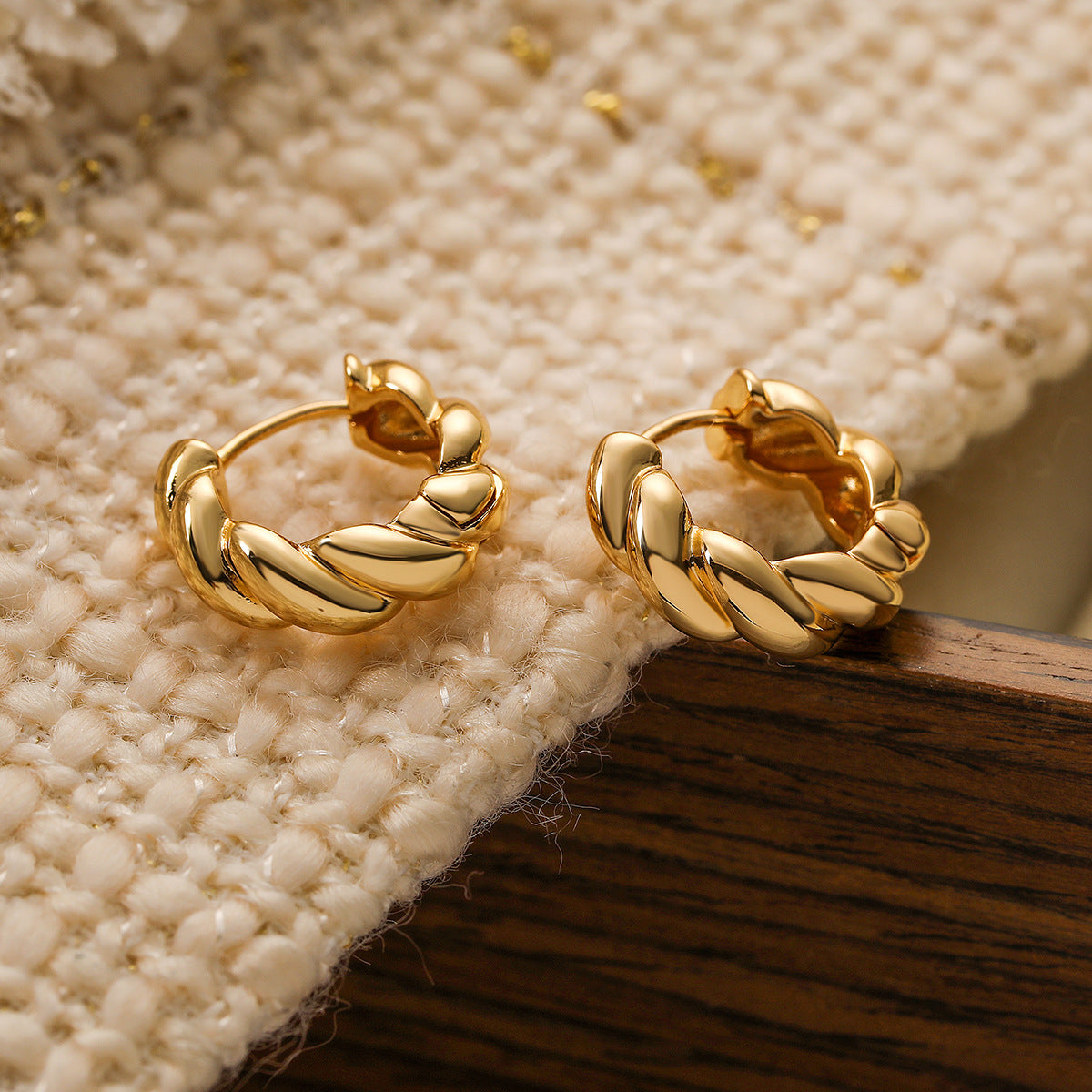 Vintage Minimalist Geometric Hoop Earrings in Copper with Real Gold Plating for Women
