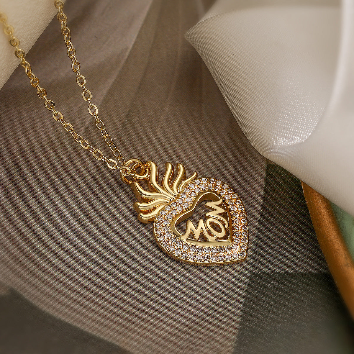 Minimalist Heart-Shaped Copper Pendant Necklace with Real Gold Plating and Zircon Accents for Women