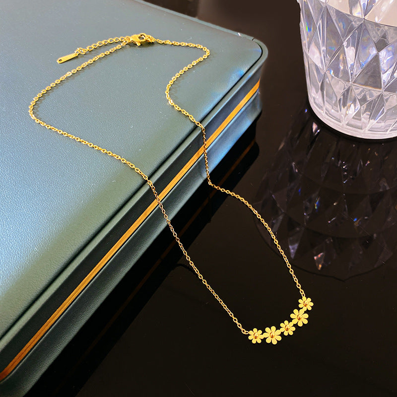 Sweet Floral Titanium Steel Plated Daisy Necklace