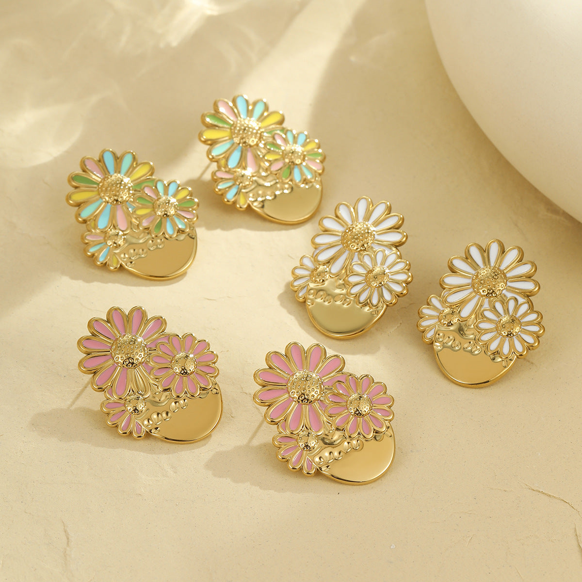 Fashionable Sunflower-Shaped Earrings in Titanium Steel with 18K Gold Plating for Women