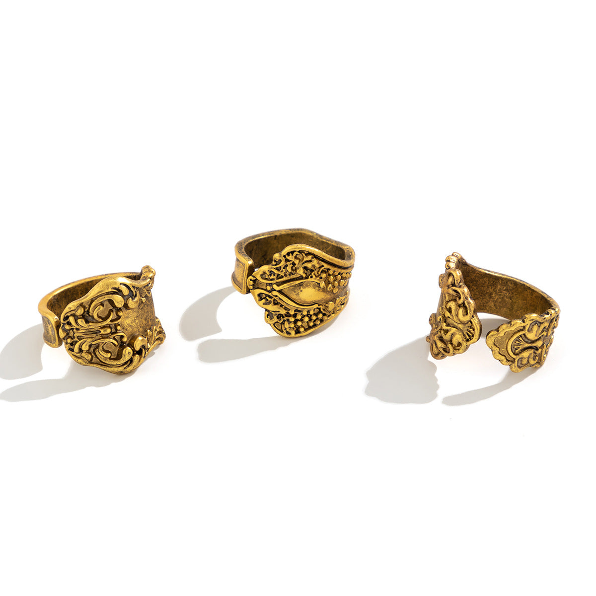 Anillo de aleación oxidada estilo punk étnico vintage con grabado floral y geométrico, diseño de banda abierta y unión asimétrica