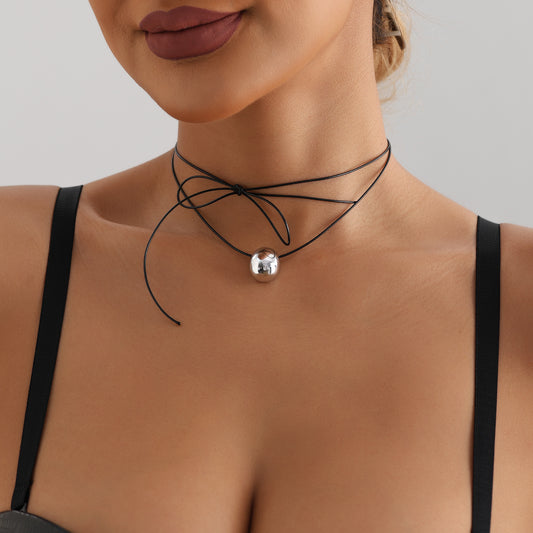 Collana girocollo a forma di uovo geometrica da donna con cordino in cera regolabile, finitura galvanizzata, design alla moda e audace
