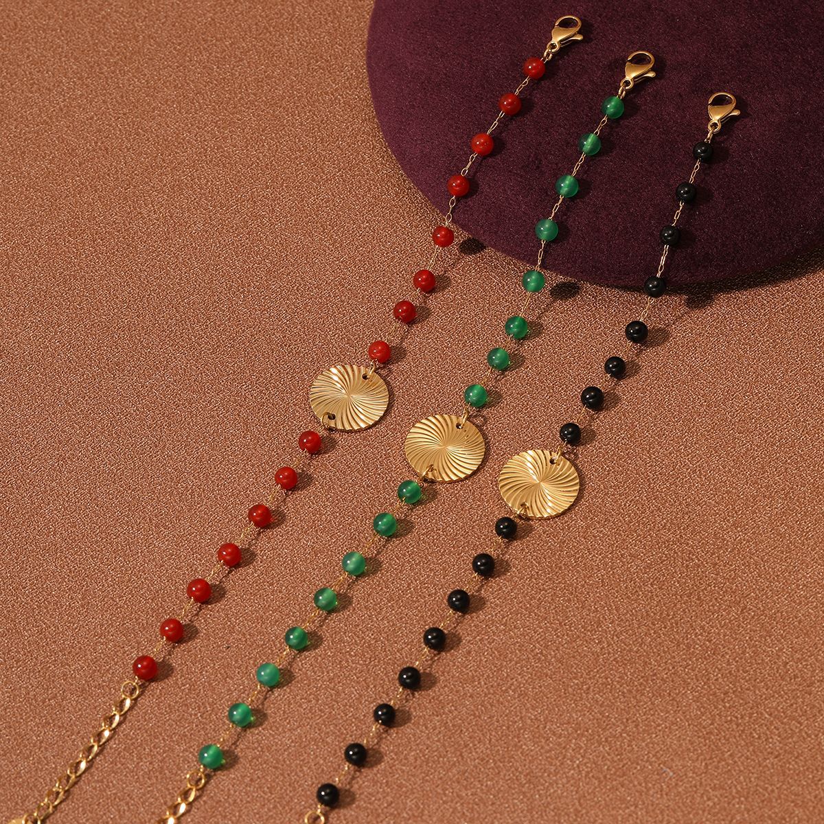 Fashionable Geometric Round Pendant Titanium Steel Bracelet with Colorful Beads and 18K Gold Plating for Women