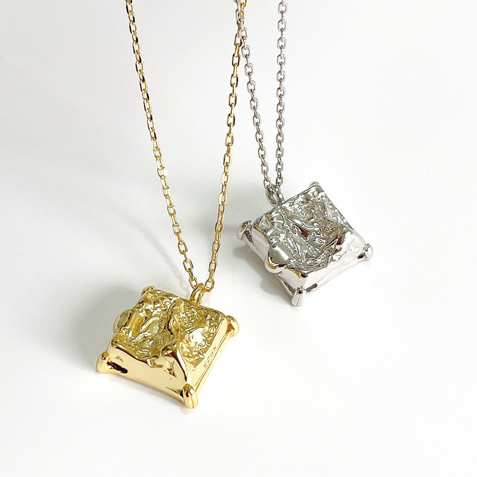 Collar con colgante texturizado geométrico cuadrado de plata de ley 925 minimalista con cadena de bolas