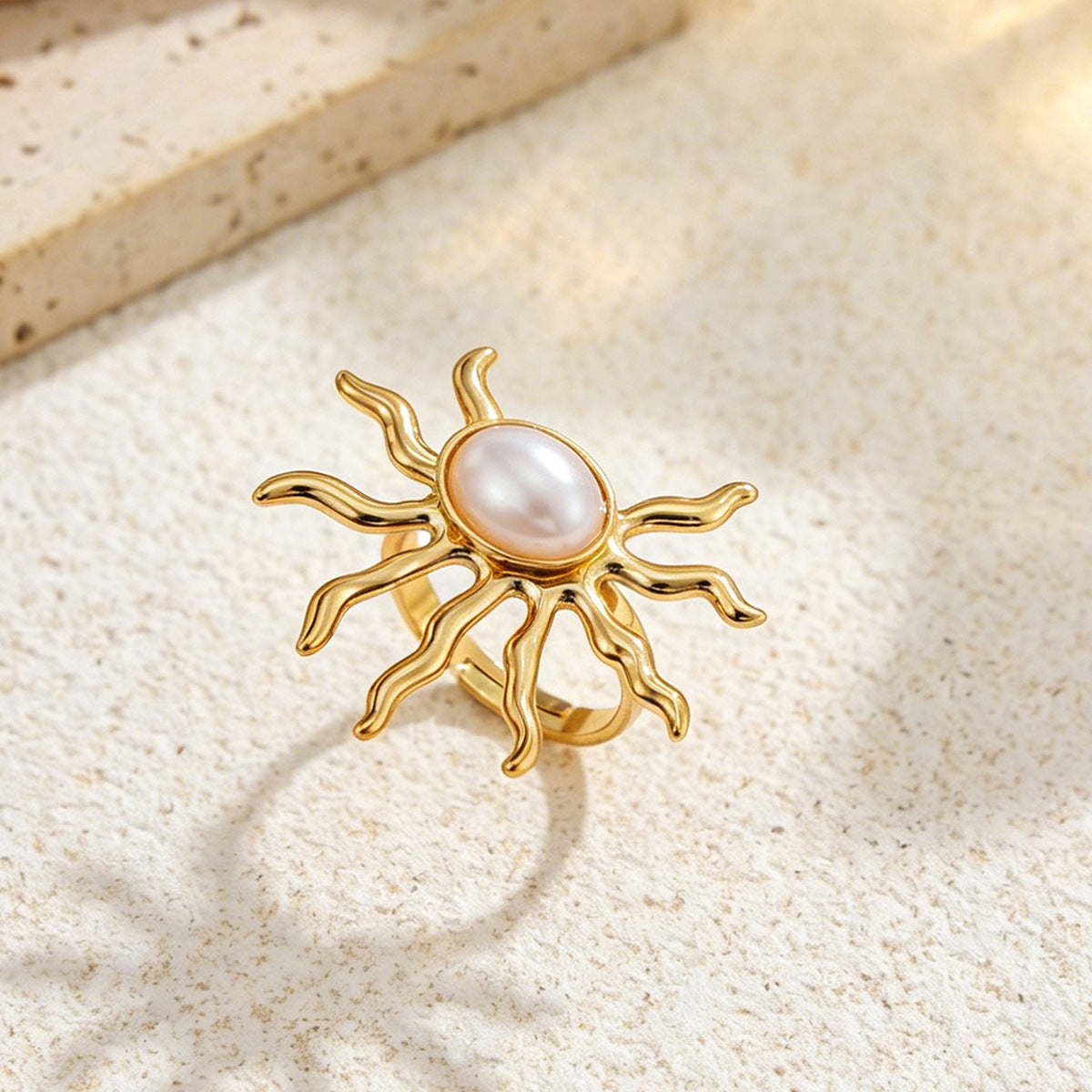 Casual PVD Stainless Steel Animal Shape Pearl Ring for Women