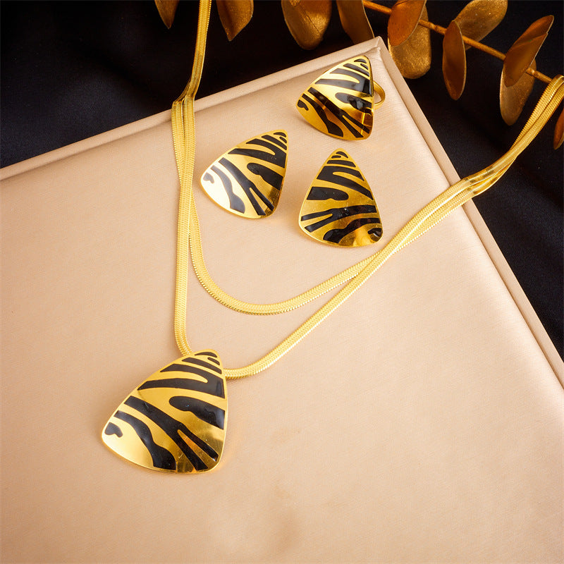 Set collana, orecchini e bracciale geometrico a triangolo in acciaio inossidabile placcato, stile ufficio vintage