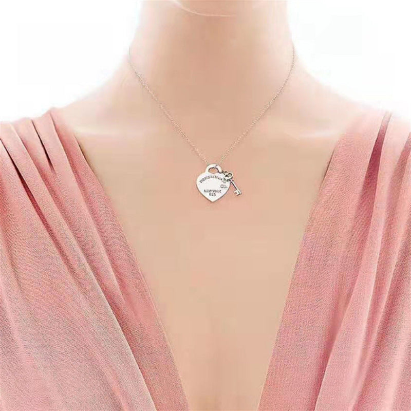 Collar de cobre con colgante en forma de corazón, fresco y dulce, con acabado galvanizado para mujer, cadena cruzada, estilo minimalista, joyería para clavícula