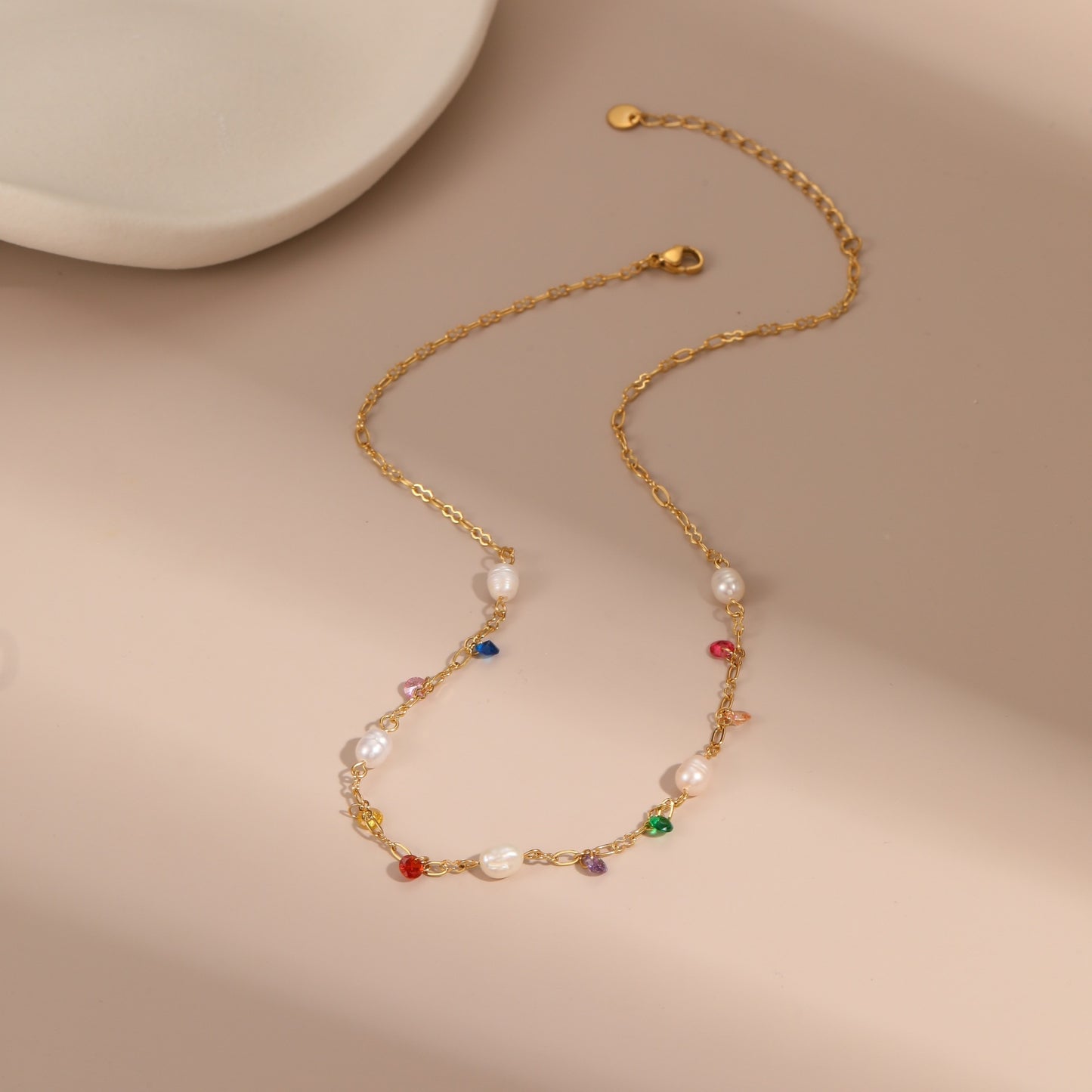 Collana da donna alla moda in acciaio inossidabile geometrico con perla d'acqua dolce e zirconi colorati