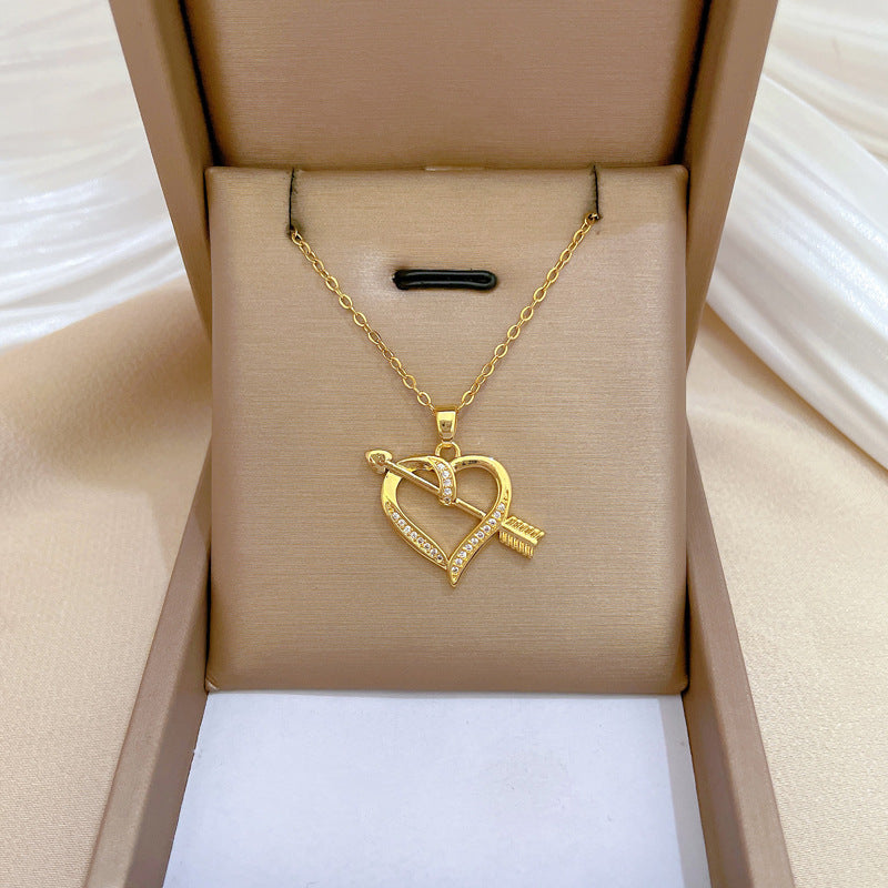 Collana Minimalista a Cuore in Acciaio al Titanio con Intarsio di Strass per Donna e Uomo, Delicata Catena alla Clavicola