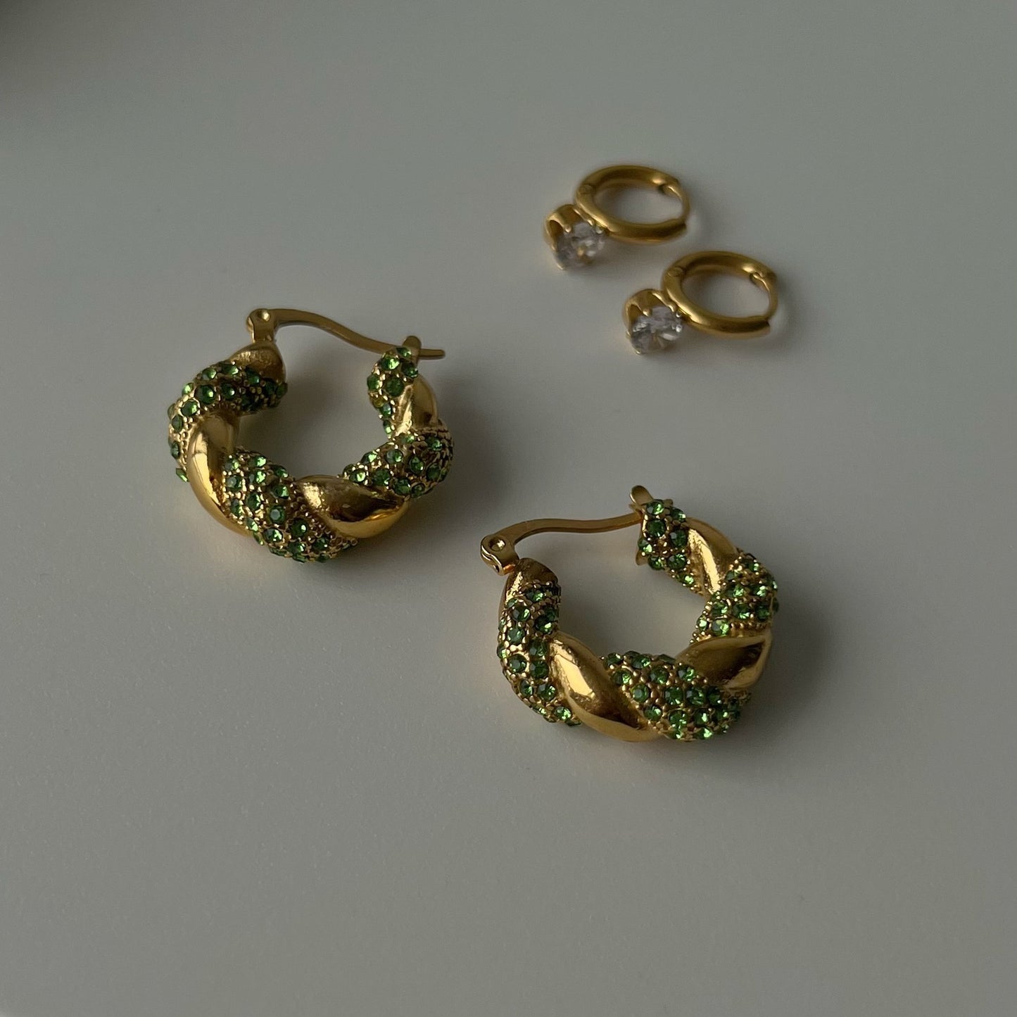 Minimalist Geometric Round Pendant Earrings in Titanium Steel with 18K Gold Plating and Rhinestone Inlay