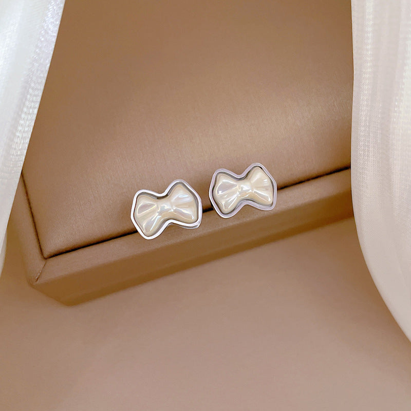 Orecchini da donna geometrici minimalisti con perle in acciaio al titanio con finitura placcata
