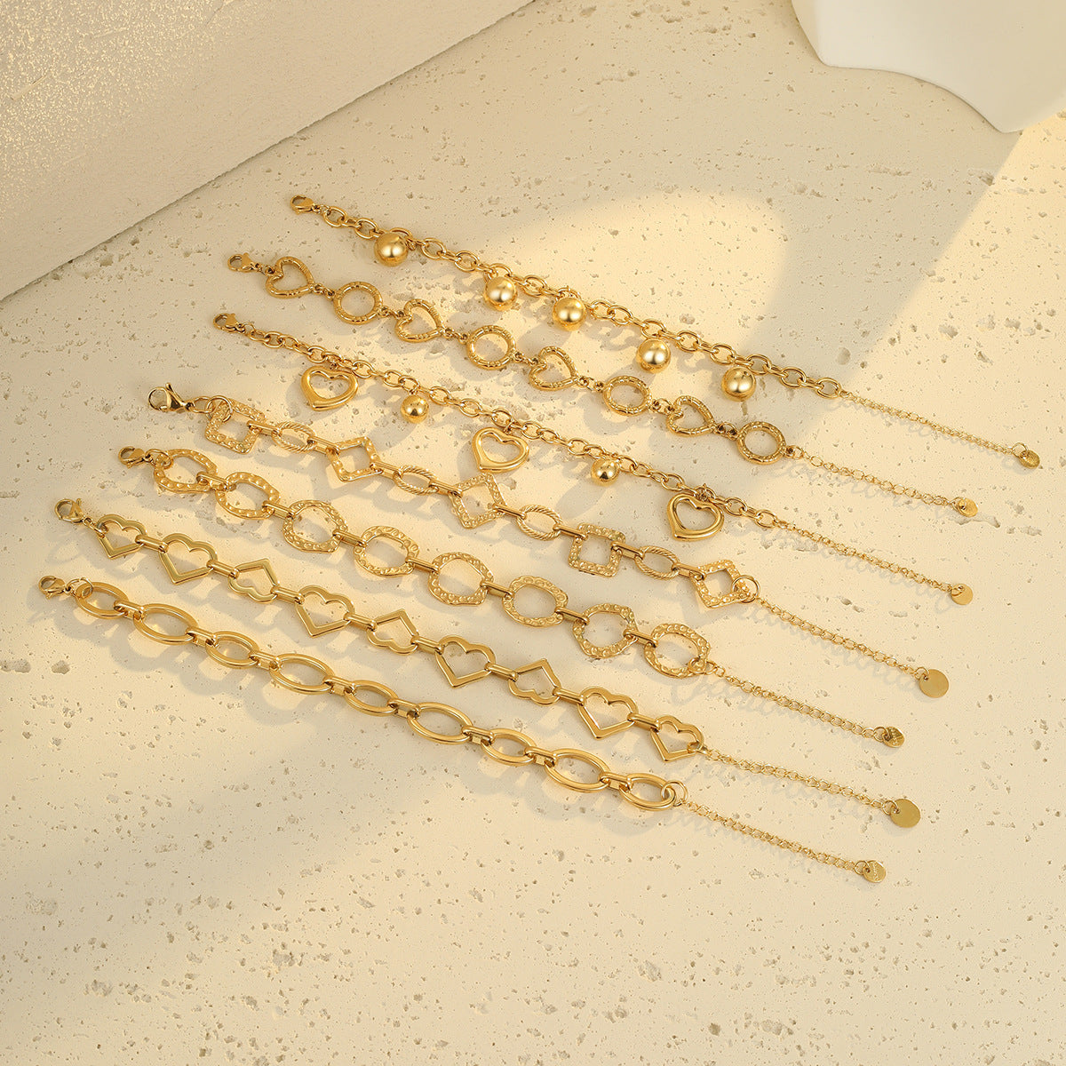 Fashionable Minimalist Heart-Shaped Stainless Steel Tassel Bracelet with Plated Finish and Small Round Pendant