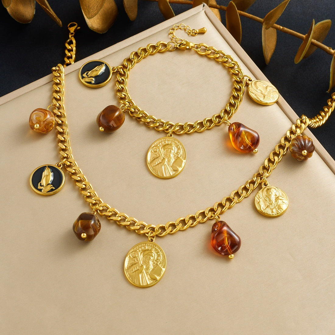 Vintage Gold Plated Round Geometric Drip Oil Resin Pendant Stainless Steel Serpentine Chain Necklace Set