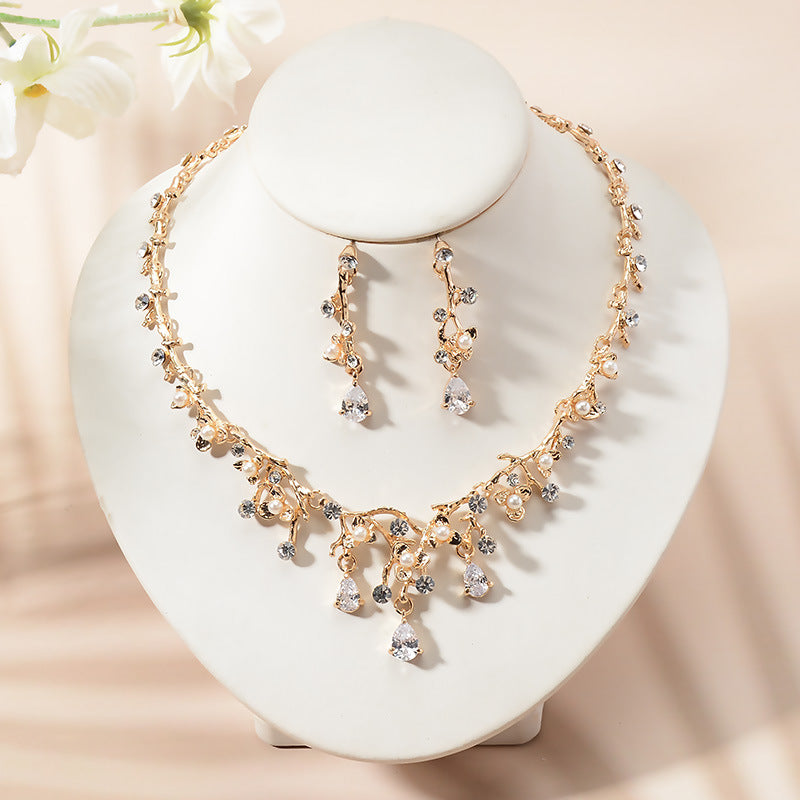 Luxury Elegant Rhinestone Heart Teardrop Pendant Necklace and Earrings Set for Women Wedding Party