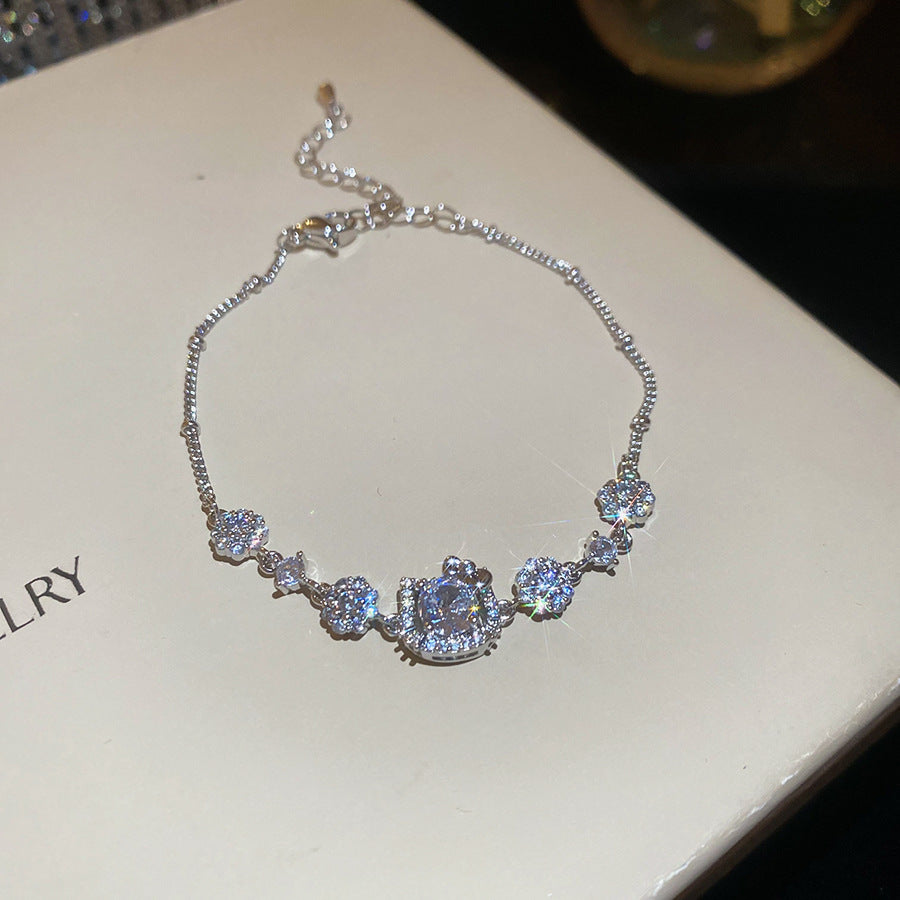 Light Luxury 18K Gold Plated Cubic Zirconia Cat Bear Animal Bracelet for Women