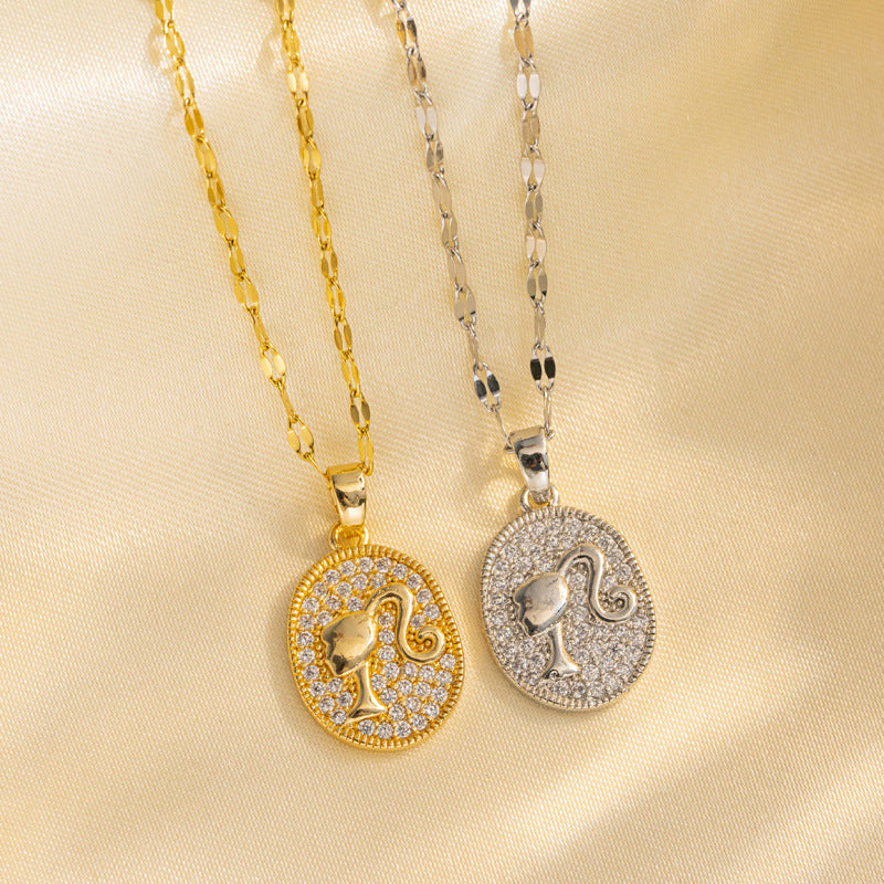 Collana da donna con ciondolo minimalista di Barbie in acciaio al titanio con finitura placcata e catena ondulata