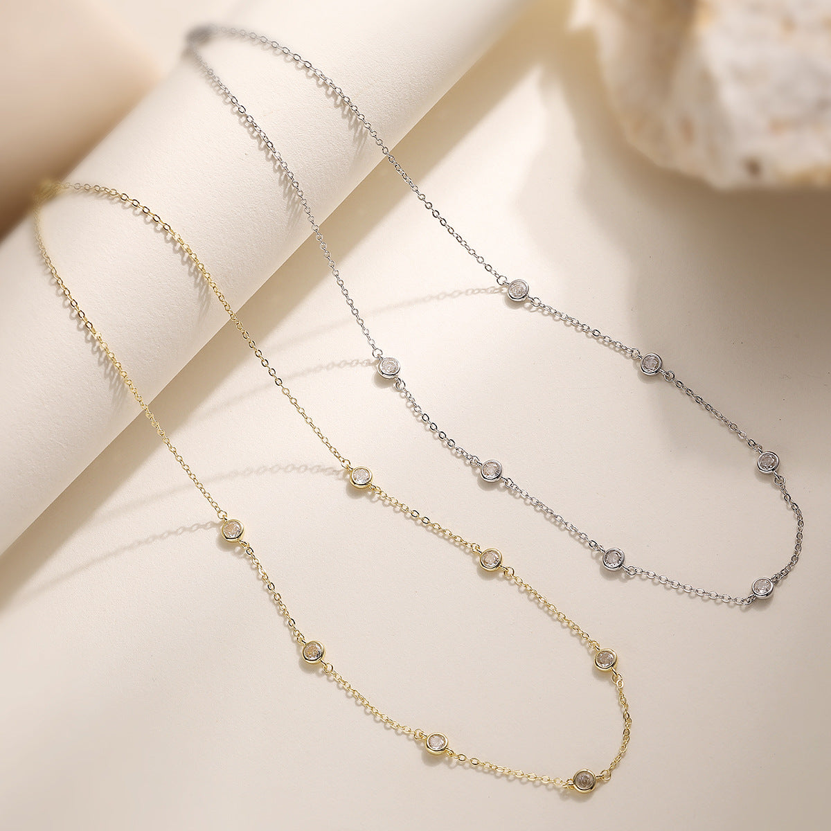 Elegant Minimalist Geometric Brass 18K Gold Plated Necklace with 7 Cubic Zirconia Stones for Women