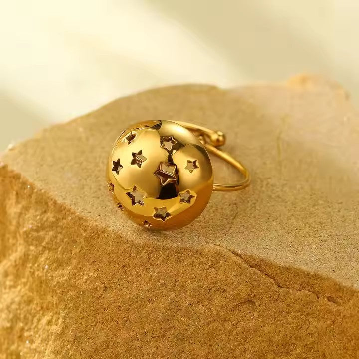 Anello da donna in acciaio inossidabile a stella cava geometrica minimalista con finitura placcata