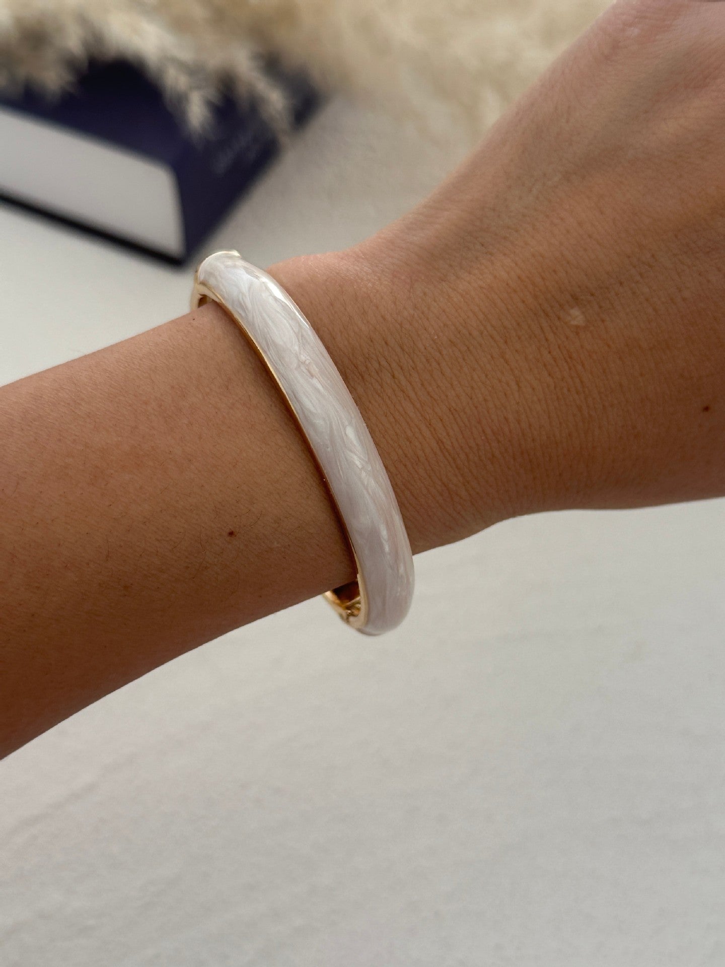 Bracciale a Polsino Aperto Ovale Rotondo Geometrico in Smalto ad Olio Gocciolante Colorato Minimalista Bohemien