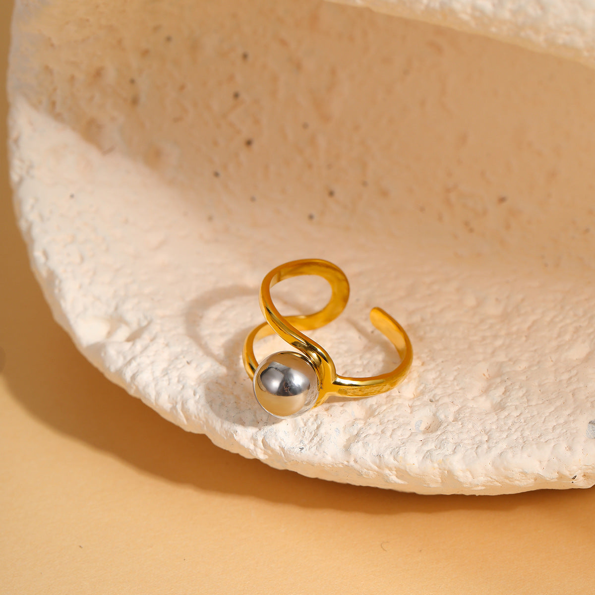 Anillo abierto minimalista geométrico de acero inoxidable con baño de oro y plata para mujer
