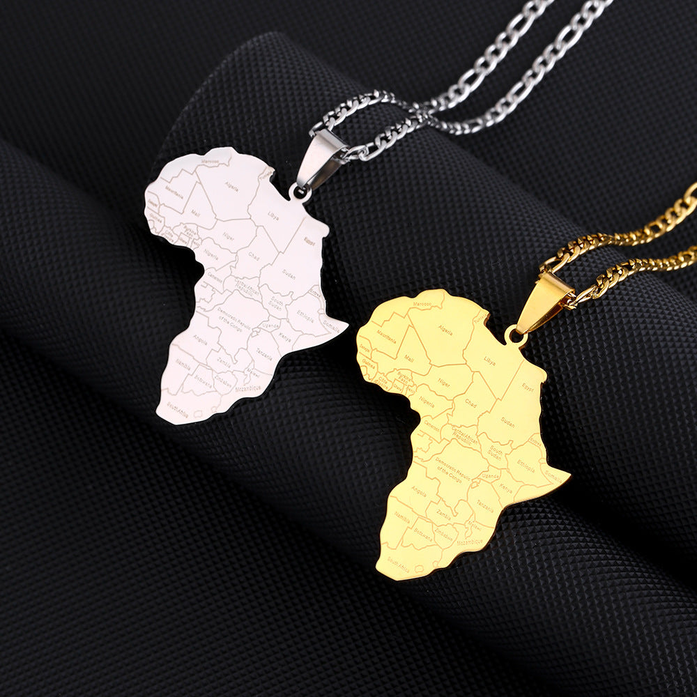 Collana con Pendente Etnico Geometrico in Acciaio al Titanio con Finitura Placcata e Catena Cubana