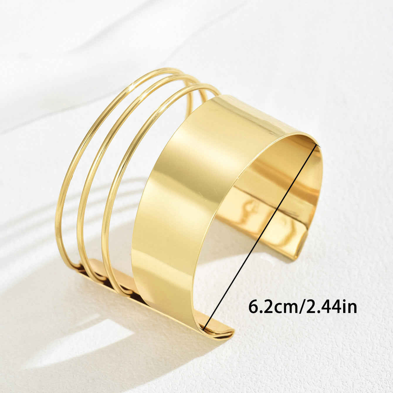 Pulsera geométrica hueca minimalista de aleación de zinc para mujer con superficie pulida y diseño de apertura ajustable