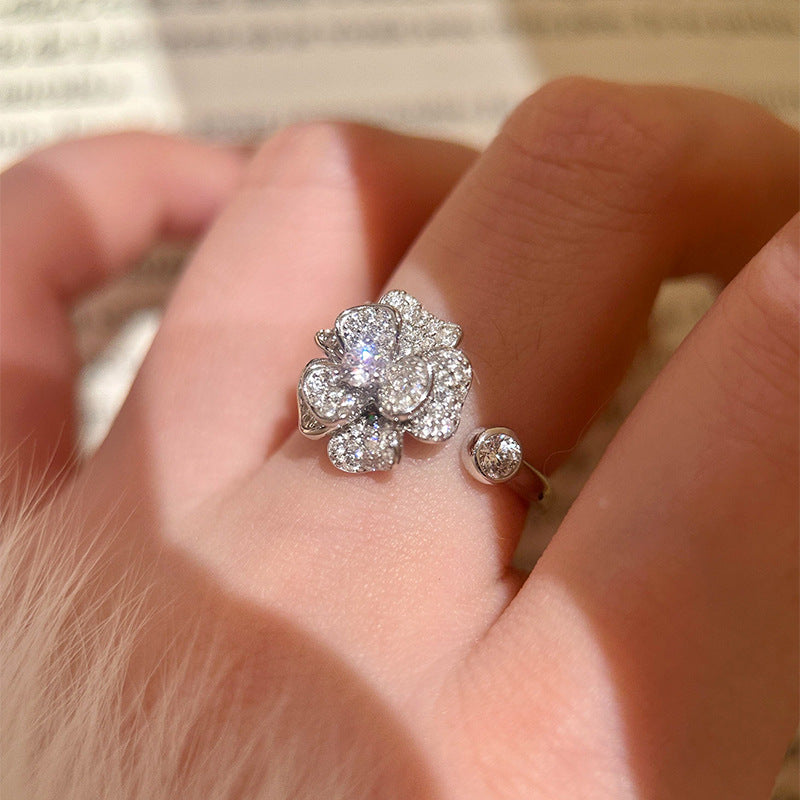 Anello Floreale Minimalista in Rame con Finitura Galvanica per Donna Anello Regolabile per Dito Indice Elegante Gioiello Versatile per la Mano
