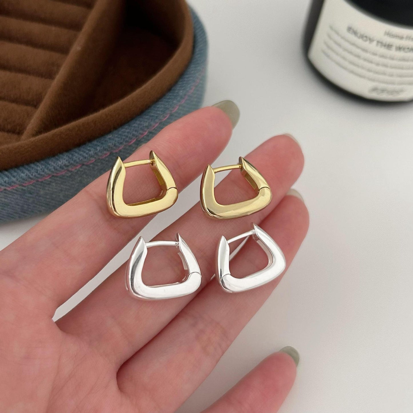 Orecchini a perno minimalisti a forma di lettera in argento sterling 925 con finitura placcata, design a doppio anello