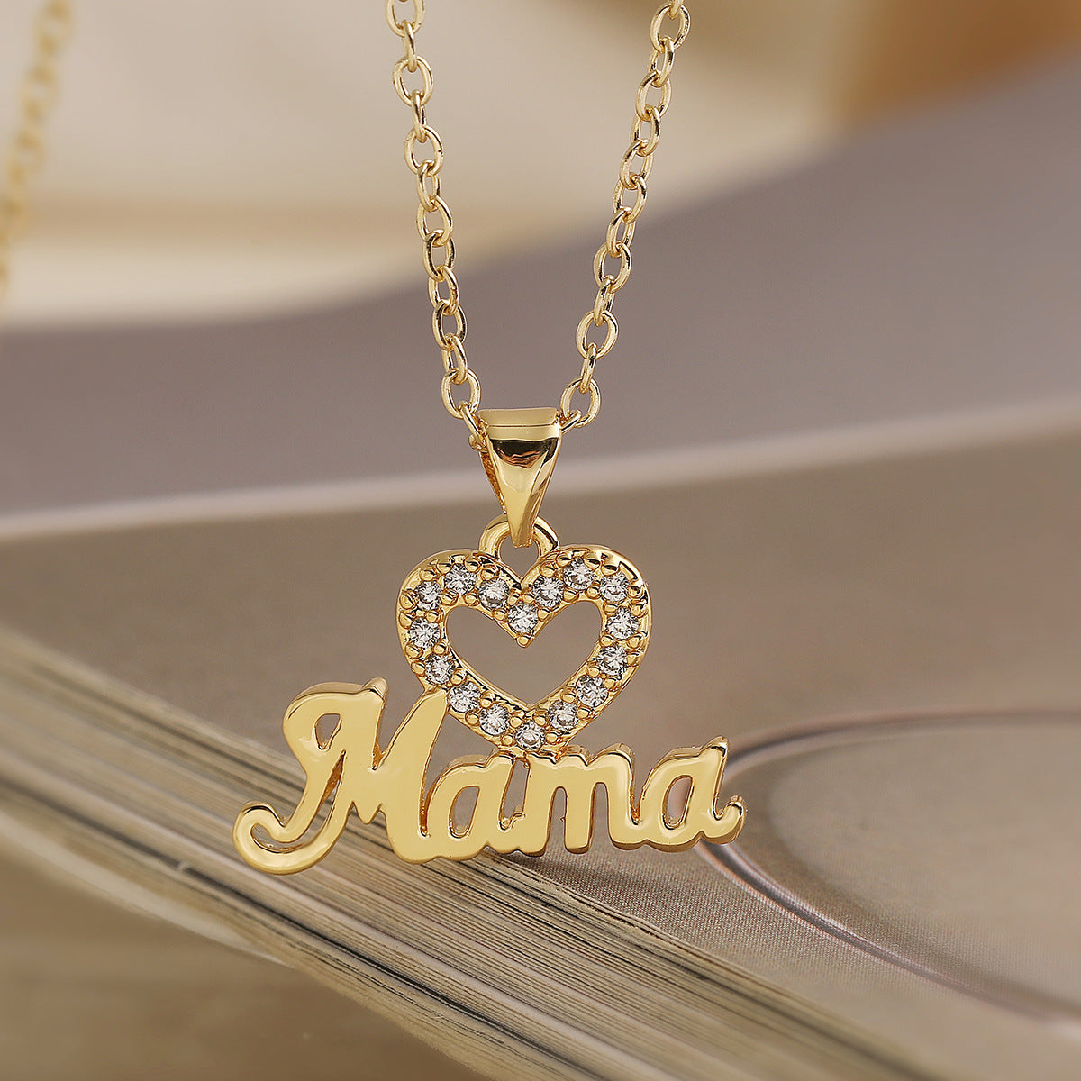 Collana Pendente a Cuore Minimalista in Rame Placcato Oro 18K con Accenti di Zirconi per Donna
