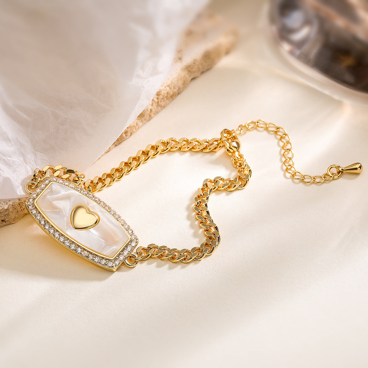 Vintage Luxury 18K Gold Plated Brass Heart Cubic Zirconia Bracelet for Women