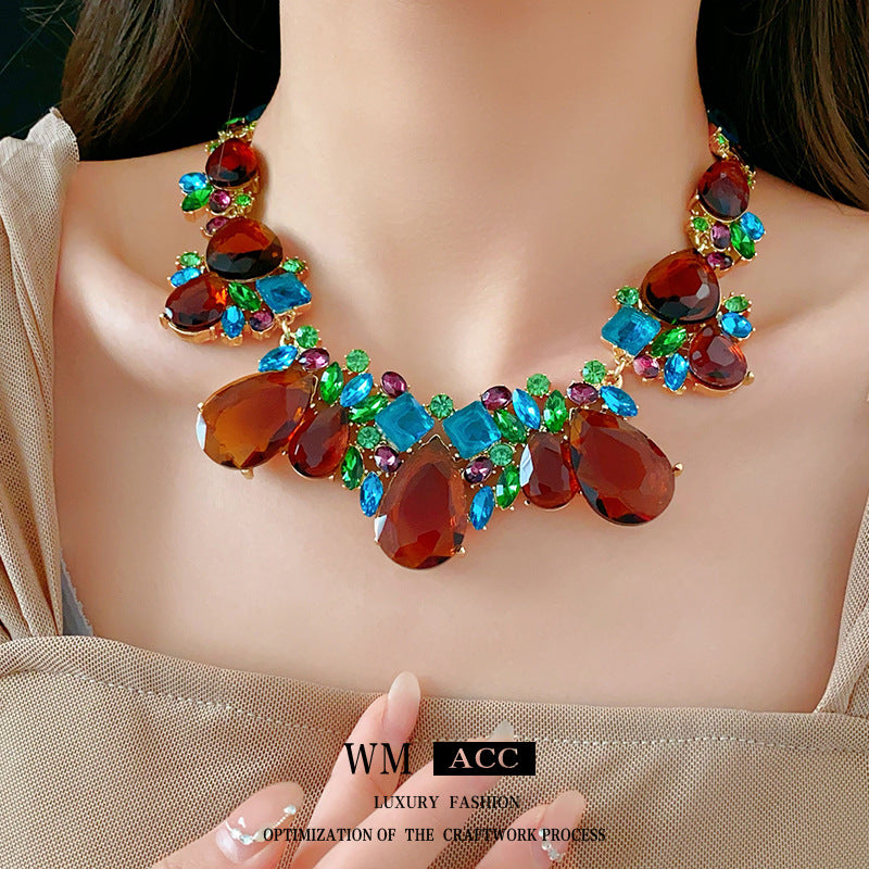 Vintage Style Teardrop-Shaped Alloy Stud Earrings with Rhinestone Inlay and Matching Clavicle Chain Set for Women