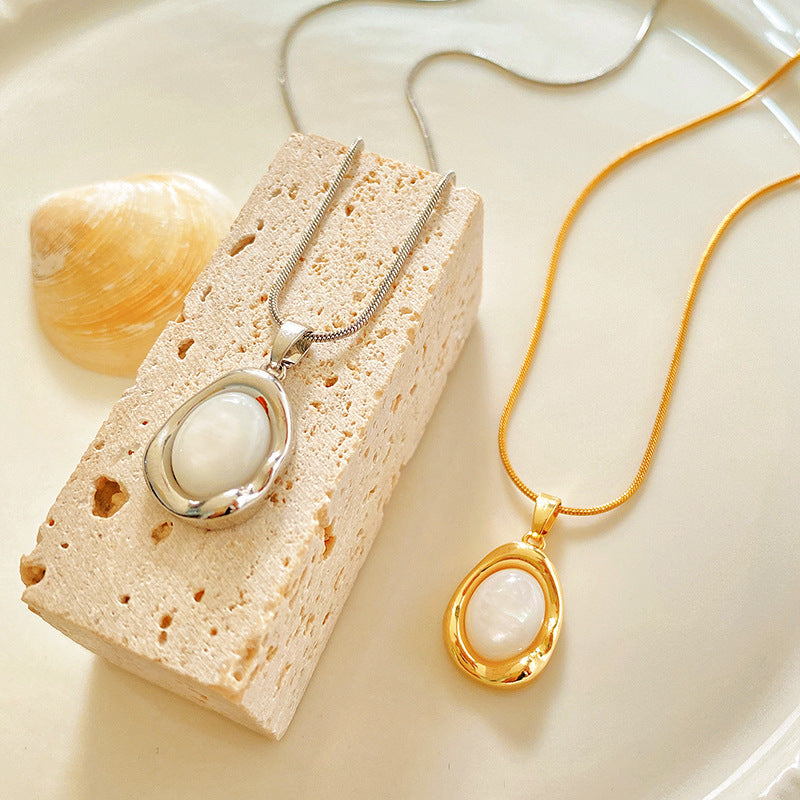 Vintage Elegant Round Geometric Pearl Brass Pendant Titanium Steel Plated Necklace Snake Chain
