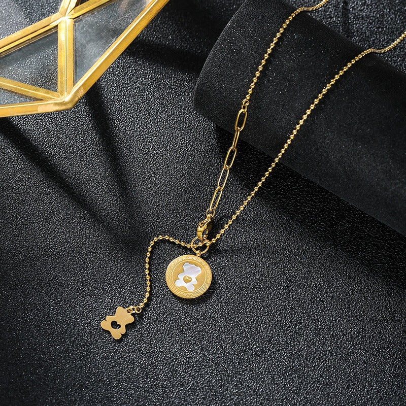 Collana con ciondolo a orsetto minimalista da donna in acciaio al titanio placcato oro, stile catena clavicola, design irregolare, collana lunga a strati