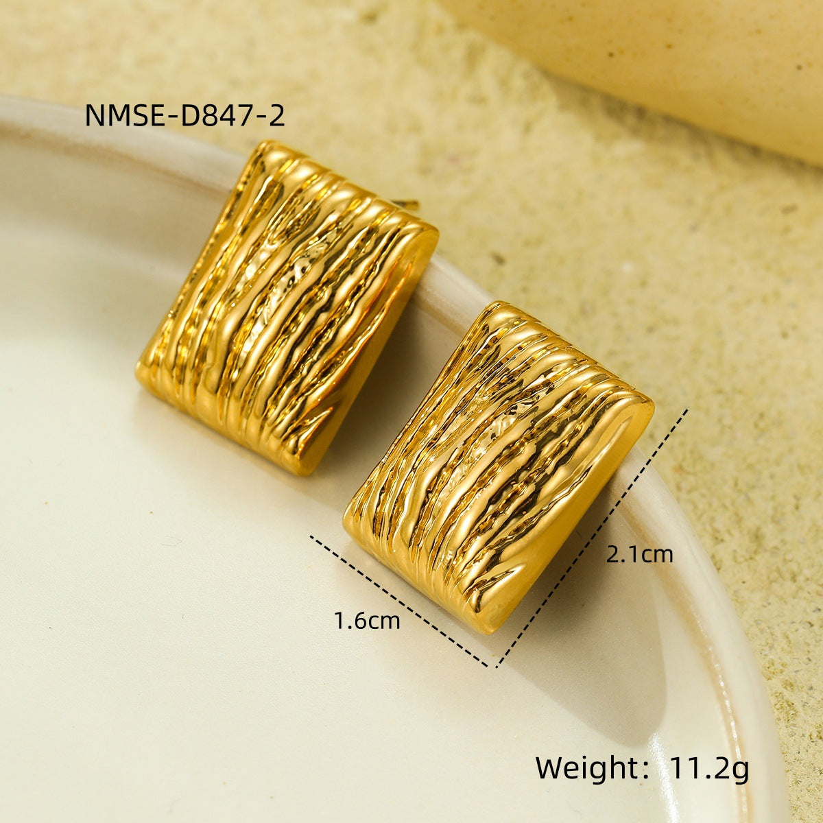 Pendientes de acero inoxidable texturizado en forma de corazón estilo vintage con acabado chapado
