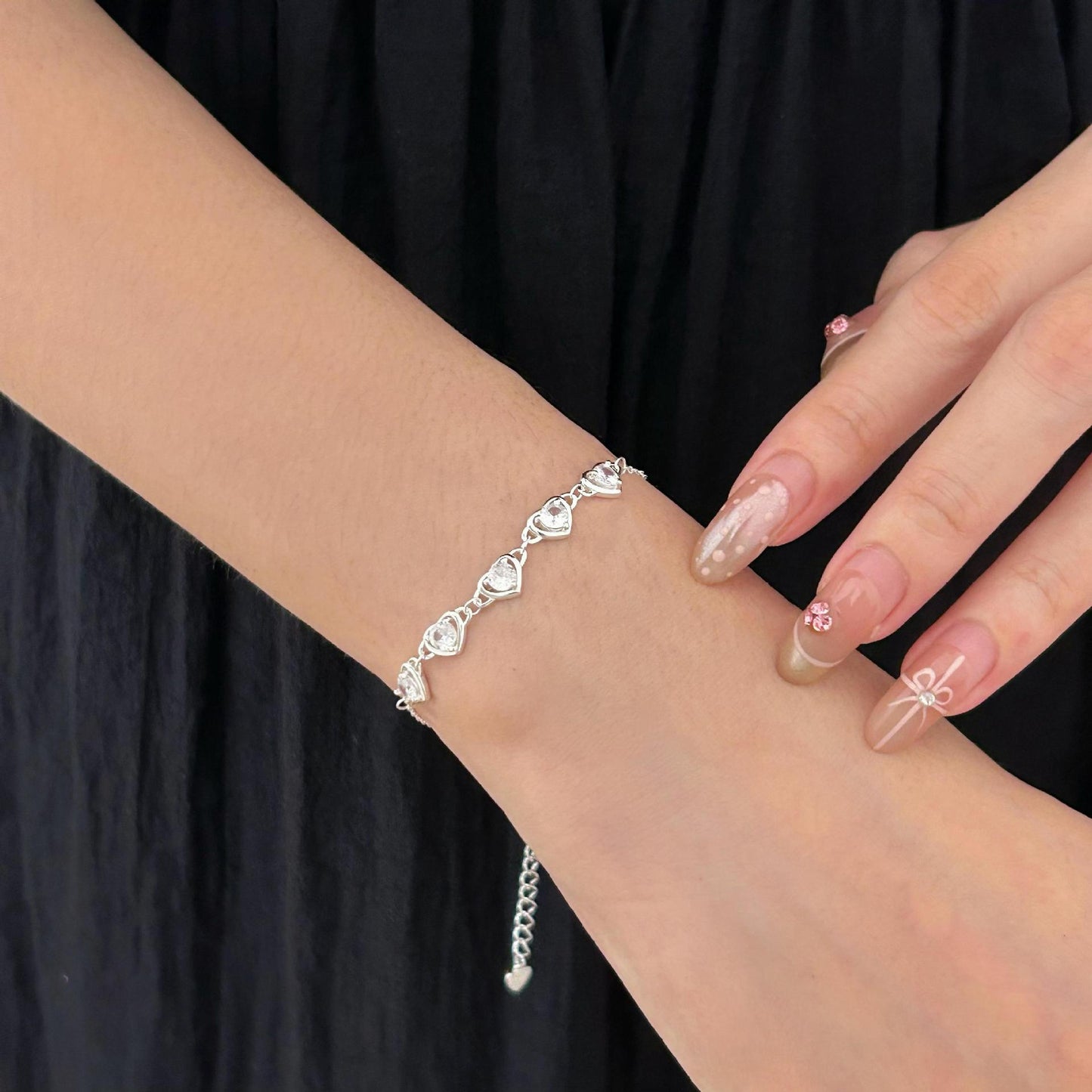 Minimalist Heart-Shaped S925 Sterling Silver Bracelet with Cubic Zirconia Accents Geometric Design