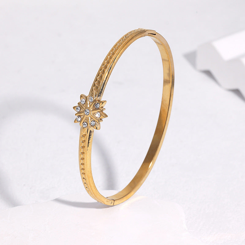 Minimalist Luxury Gold Plated Stainless Steel Star Bracelet