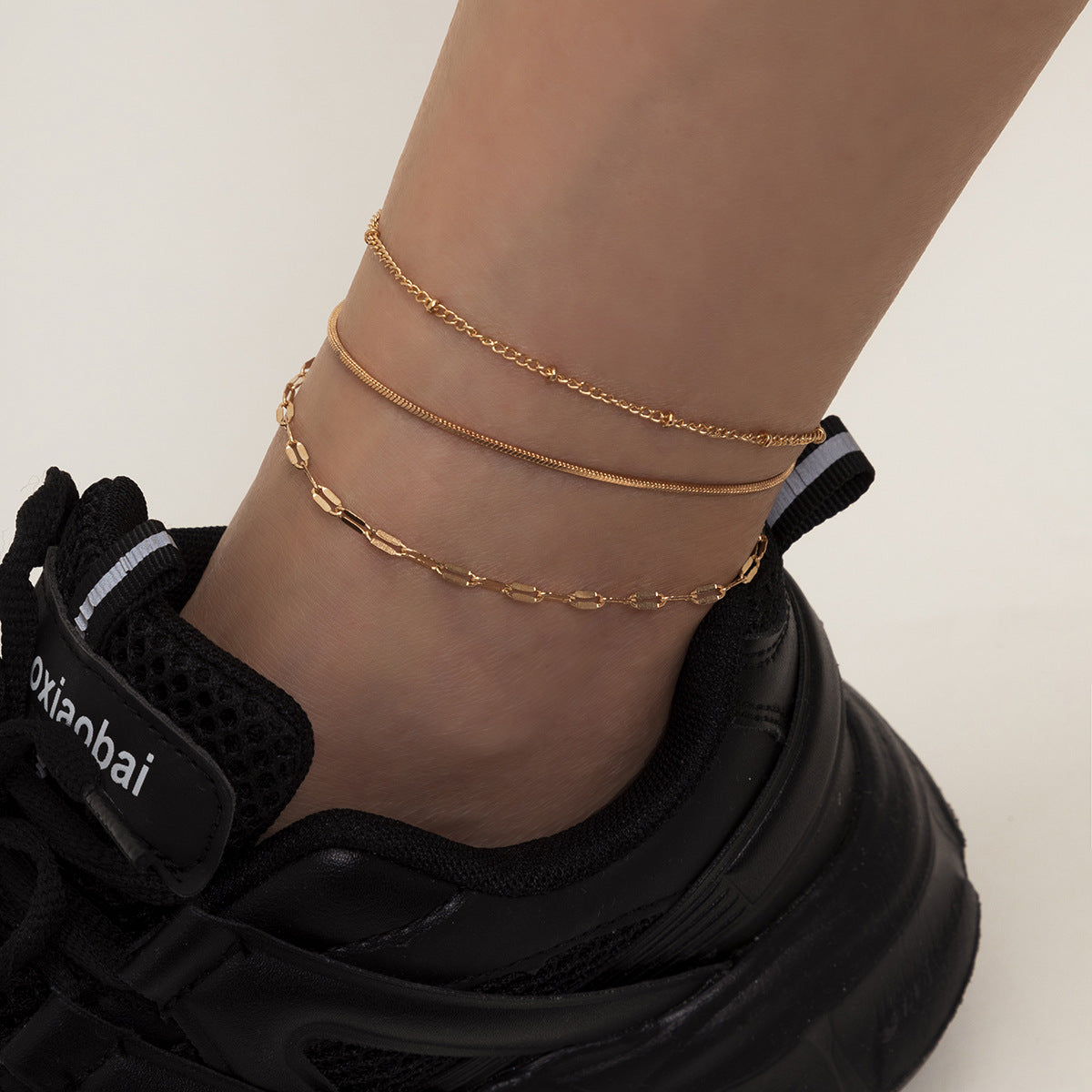 Cavigliera a Catena Piatta Geometrica Minimalista da Donna in Metallo con Motivo a Croce Vuota