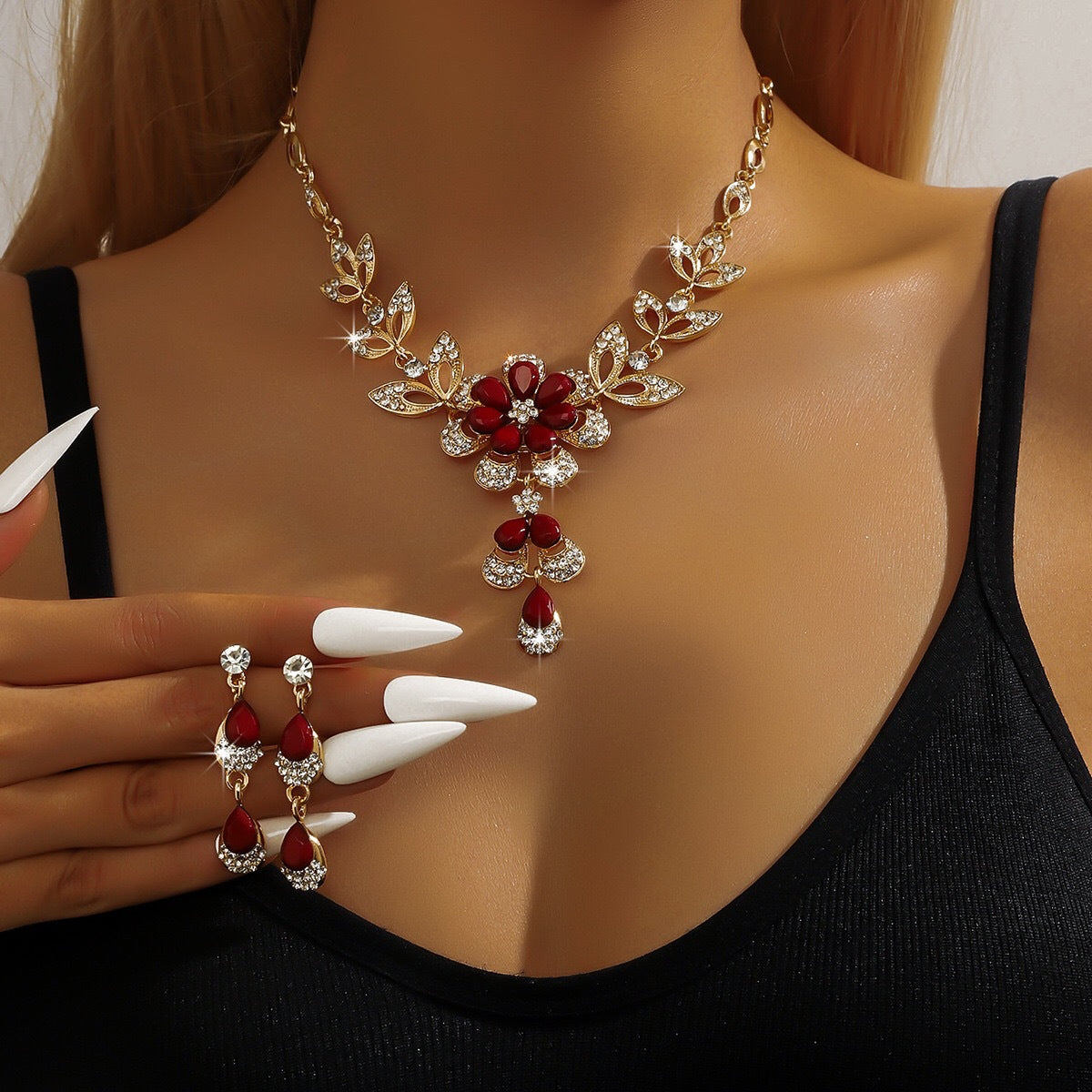 Vintage Style Floral Pattern Geometric Square Pendant Necklace and Earrings Set in Alloy with Rhinestone Inlay for Women