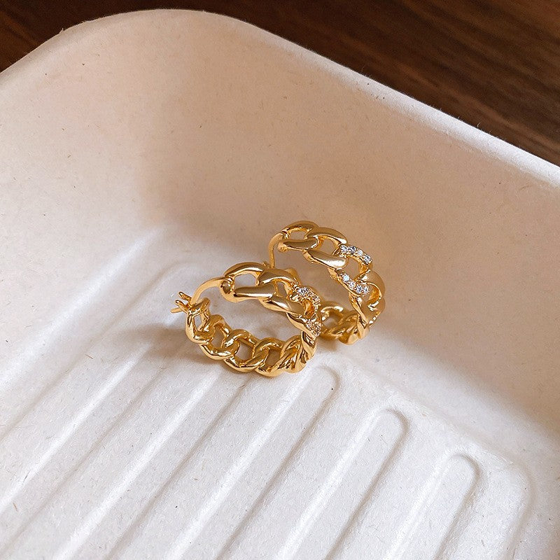Orecchini da donna geometrici minimalisti in metallo con finitura lucida e placcatura in oro, per l'uso quotidiano