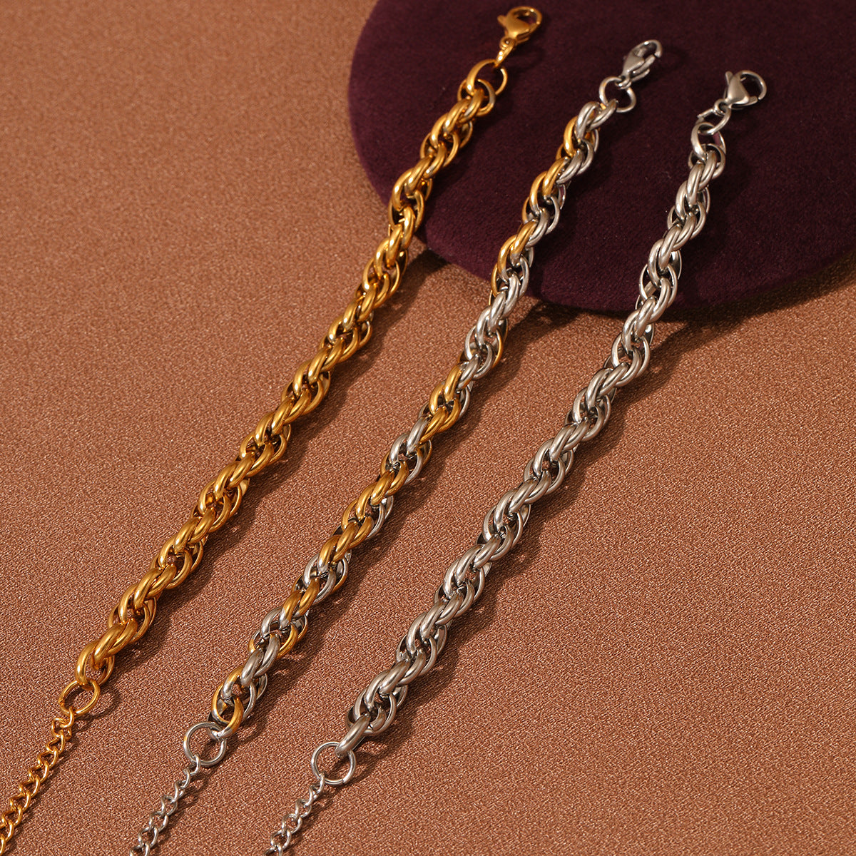 Fashionable Geometric Stainless Steel Bracelet with 18K Gold Plating for Women