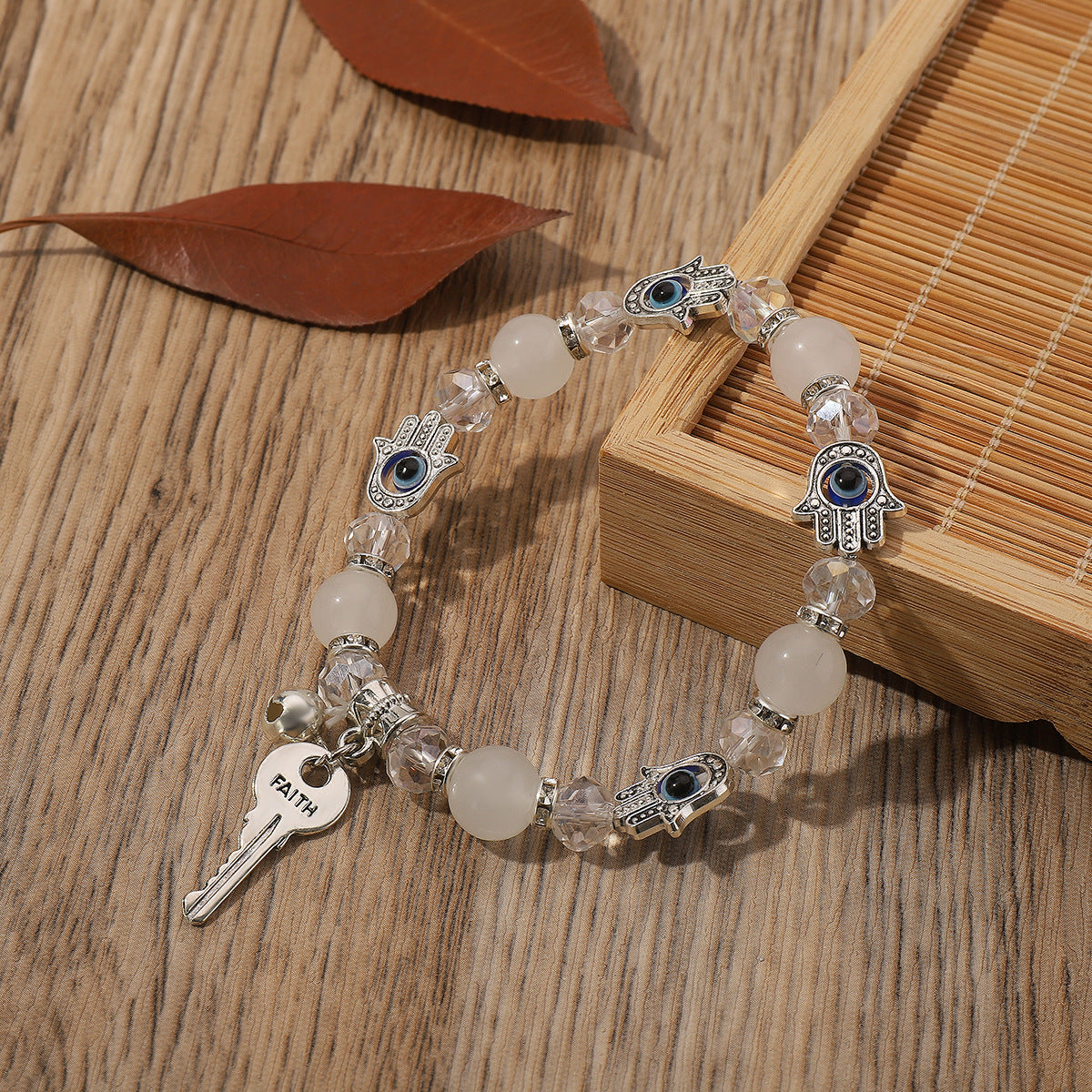 Pulsera étnica hecha a mano con forma de llave geométrica para mujer con cristal artificial y detalles de piedra natural