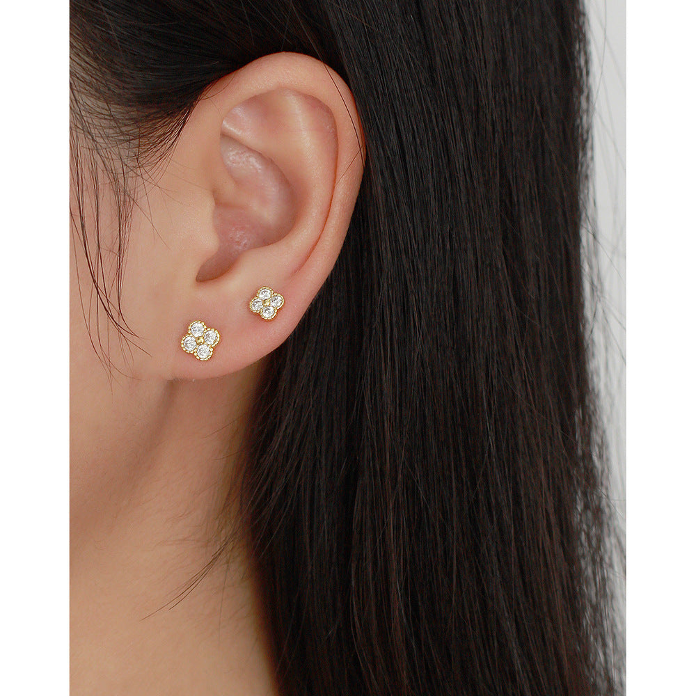 Vintage Clover-Shaped S925 Sterling Silver Stud Earrings with Rhinestone Inlay for Women