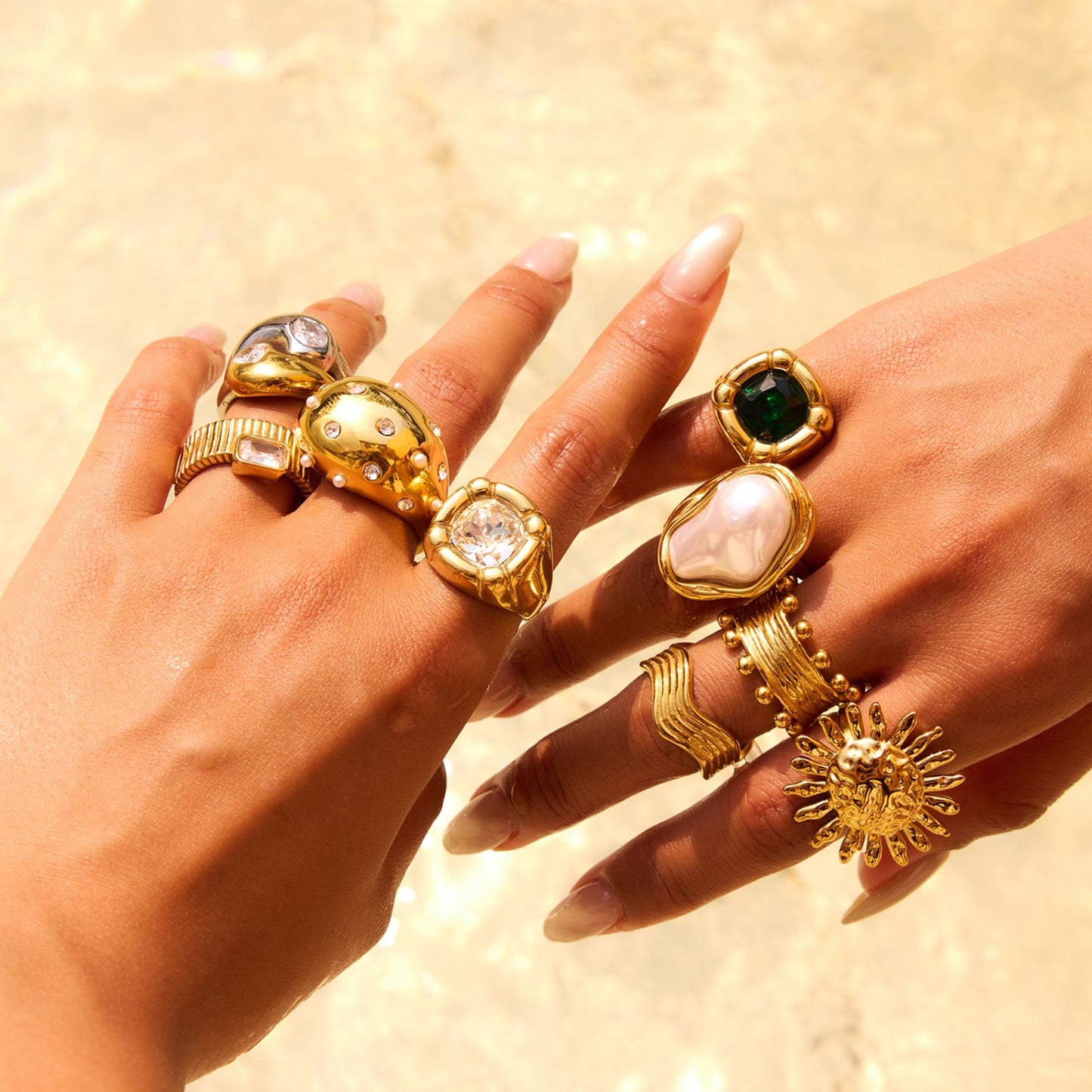 Elegante Anillo Geométrico de Acero Inoxidable con Incrustaciones de Perlas Chapadas para Mujer