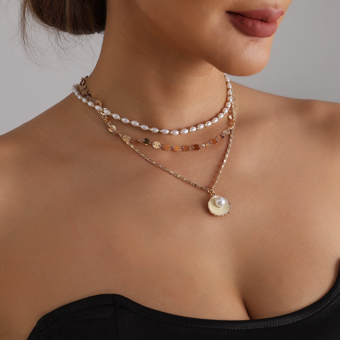 Fashion Geometric Round Alloy Shell Pearl Plated Necklace for Women