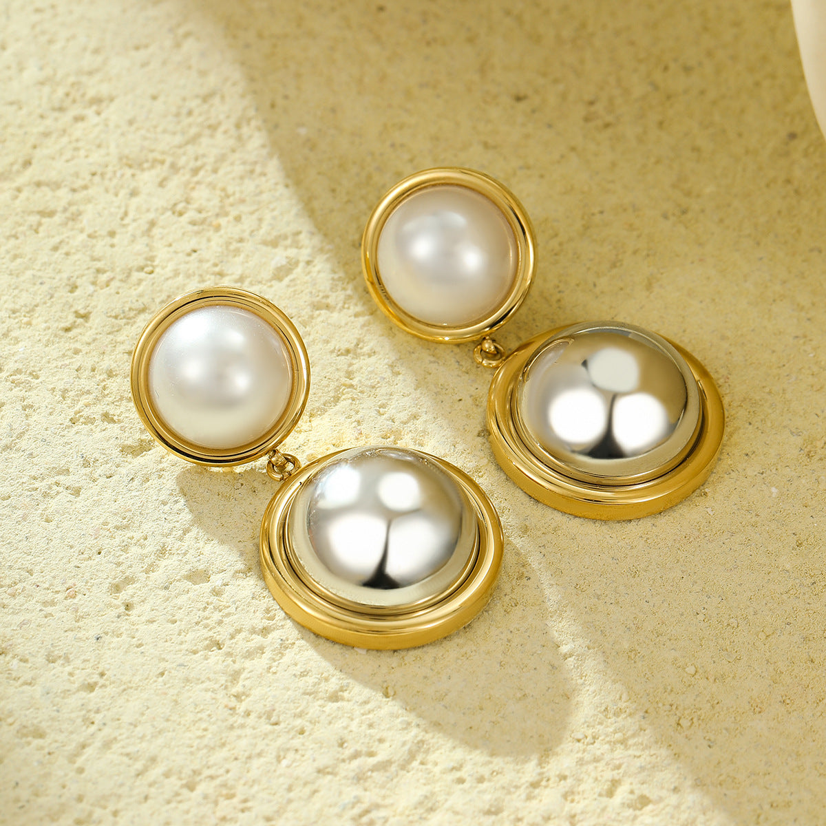 Vintage Style Round Pearl Stainless Steel Stud Earrings for Women with Plated Finish