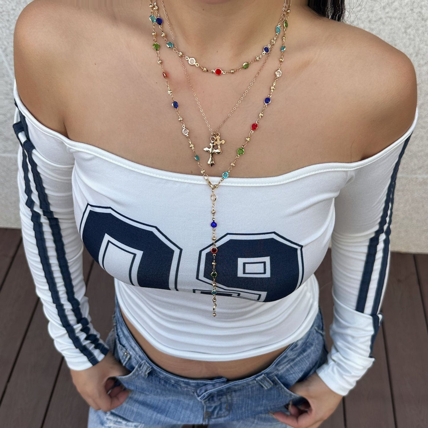Collana da donna casual colorata a doppio strato con pendente geometrico a croce e nappa a Y